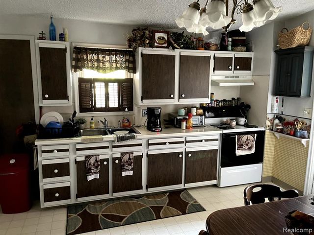 1910 S Custer Road, Monroe, MI 48161