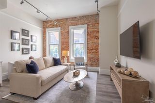 17 S Palafox Pl, Pensacola, FL 32502