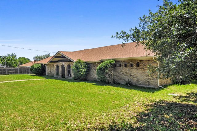 6709 Santiago Avenue, Fort Worth, TX 76133