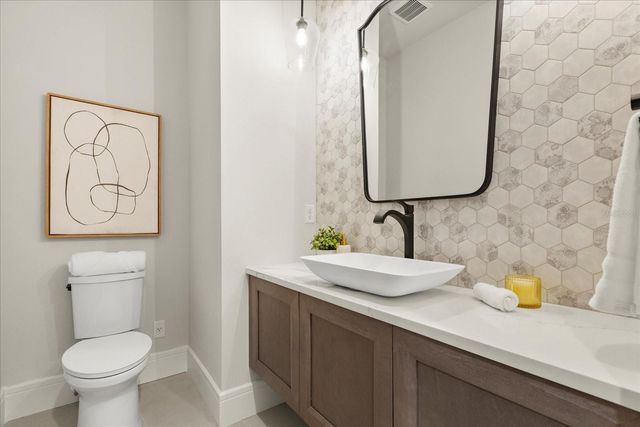 16001 VOLTERRA POINT, Bella Collina, FL 34756