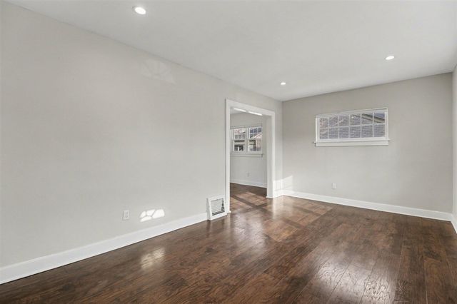 1020 Mclean Avenue, Royal Oak, MI 48067