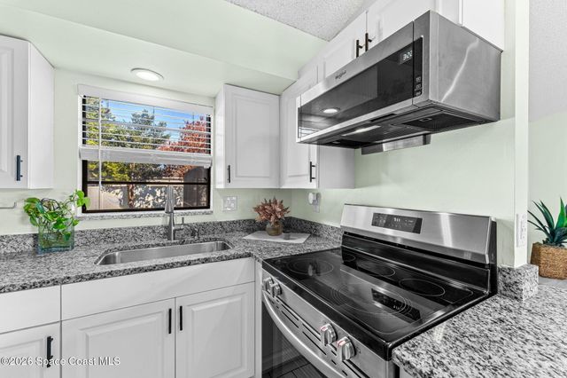 507 Vin Rose Circle SE, Palm Bay, FL 32909