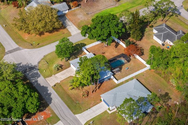 507 Vin Rose Circle SE, Palm Bay, FL 32909