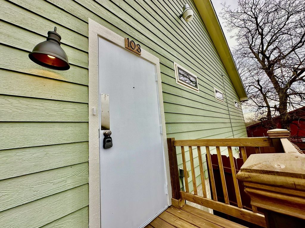 115 E College Street 103, Sherman, TX 75090