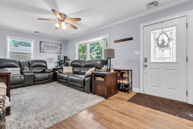 77 Lighthouse Drive, Manahawkin, NJ 08050