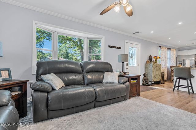 77 Lighthouse Drive, Manahawkin, NJ 08050