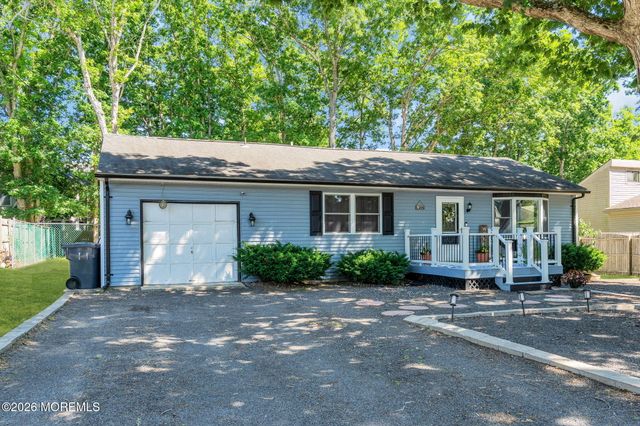 77 Lighthouse Drive, Manahawkin, NJ 08050