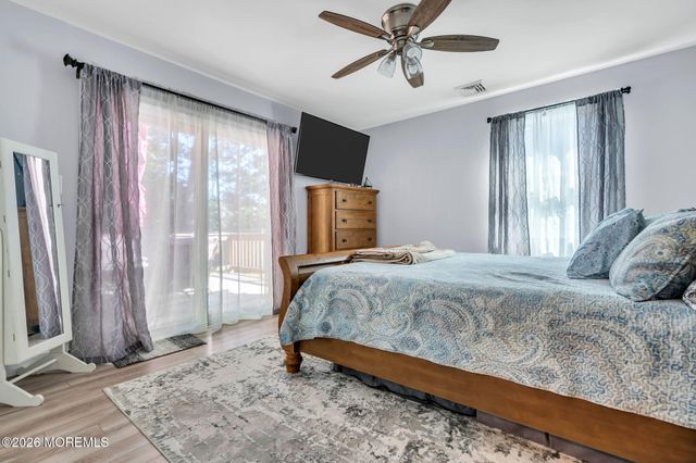 77 Lighthouse Drive, Manahawkin, NJ 08050