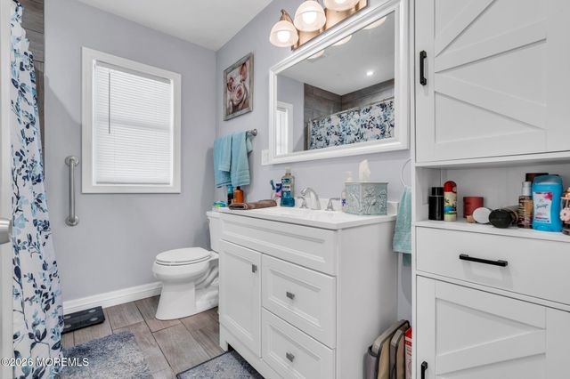 77 Lighthouse Drive, Manahawkin, NJ 08050