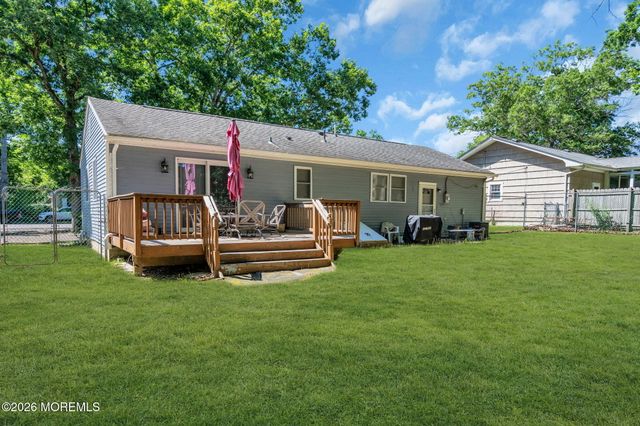 77 Lighthouse Drive, Manahawkin, NJ 08050