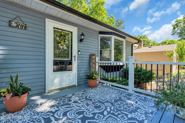 77 Lighthouse Drive, Manahawkin, NJ 08050