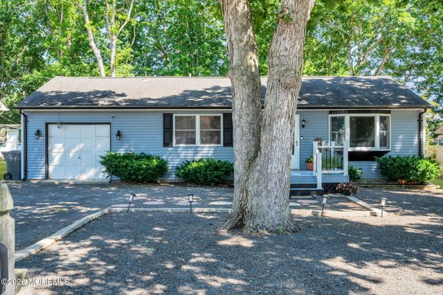 77 Lighthouse Drive, Manahawkin, NJ 08050