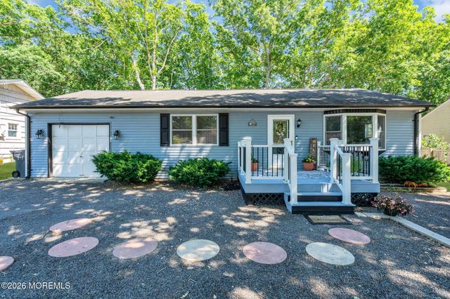 77 Lighthouse Drive, Manahawkin, NJ 08050