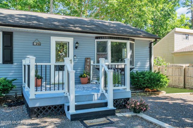 77 Lighthouse Drive, Manahawkin, NJ 08050