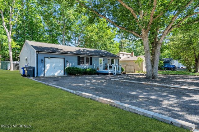 77 Lighthouse Drive, Manahawkin, NJ 08050