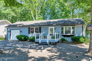 77 Lighthouse Drive, Manahawkin, NJ 08050
