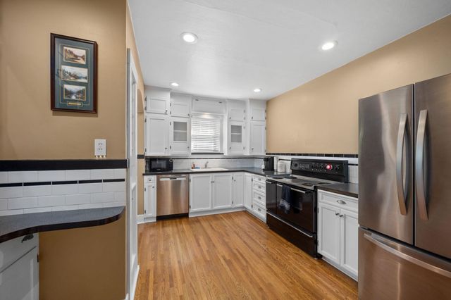 3408 N Lidgerwood St, Spokane, WA 99207