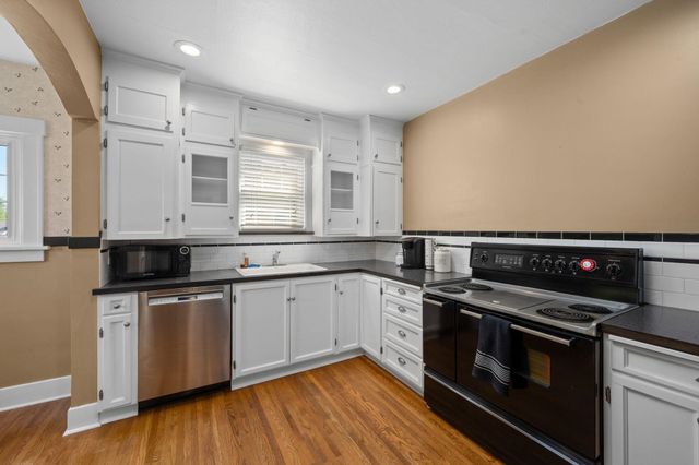 3408 N Lidgerwood St, Spokane, WA 99207