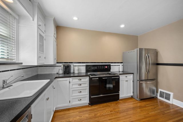3408 N Lidgerwood St, Spokane, WA 99207
