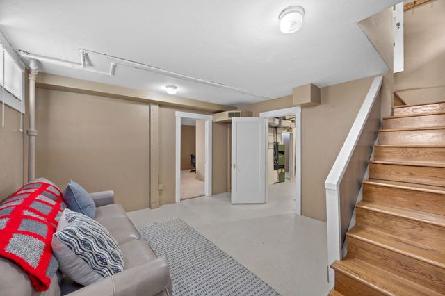 3408 N Lidgerwood St, Spokane, WA 99207