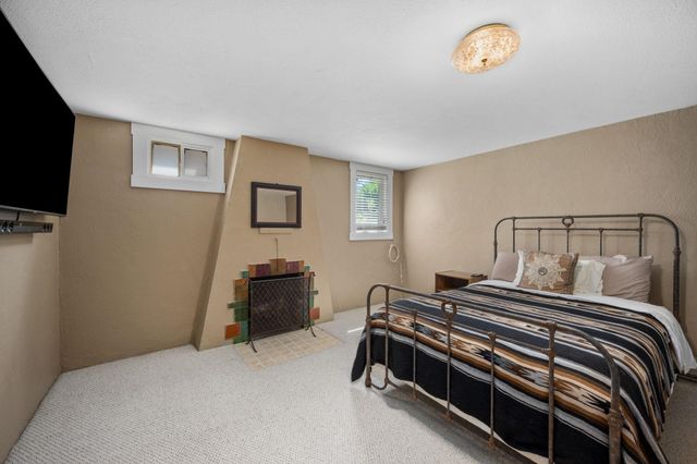 3408 N Lidgerwood St, Spokane, WA 99207