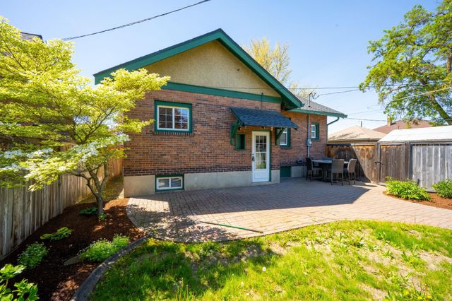 3408 N Lidgerwood St, Spokane, WA 99207