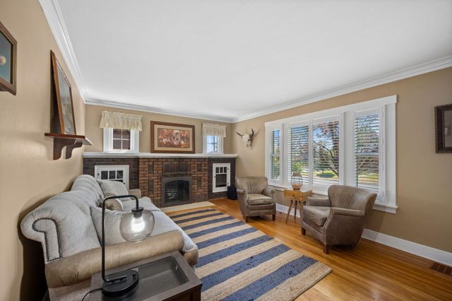 3408 N Lidgerwood St, Spokane, WA 99207
