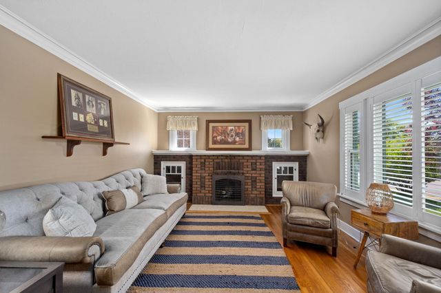 3408 N Lidgerwood St, Spokane, WA 99207