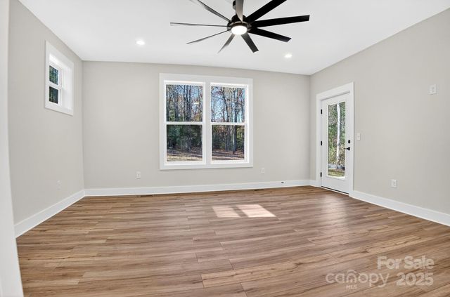 51 Windsor Drive, Taylorsville, NC 28681