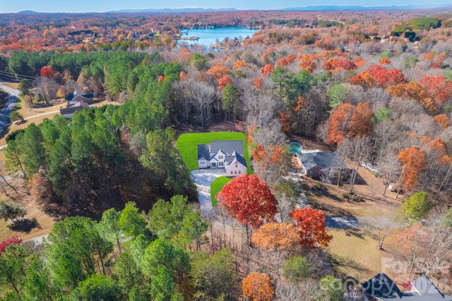 51 Windsor Drive, Taylorsville, NC 28681