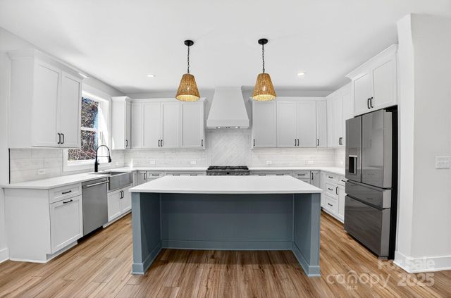 51 Windsor Drive, Taylorsville, NC 28681