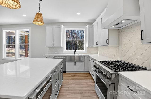 51 Windsor Drive, Taylorsville, NC 28681