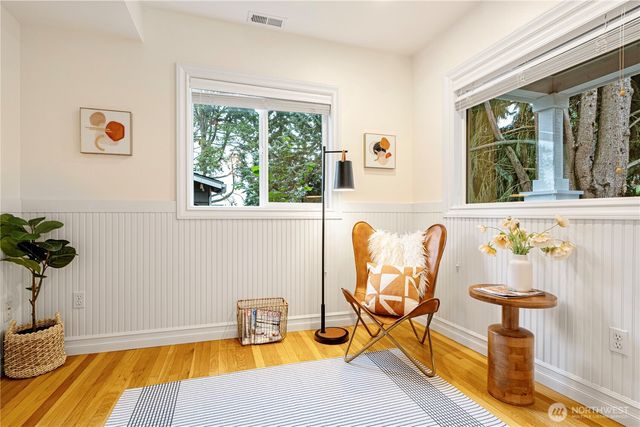 1528 NE 97th St, Seattle, WA 98115