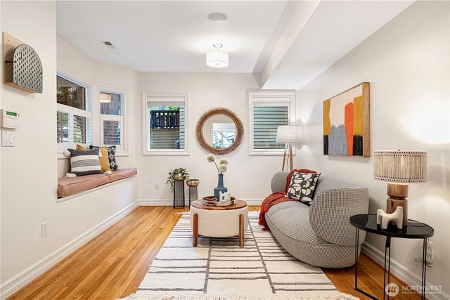 1528 NE 97th St, Seattle, WA 98115