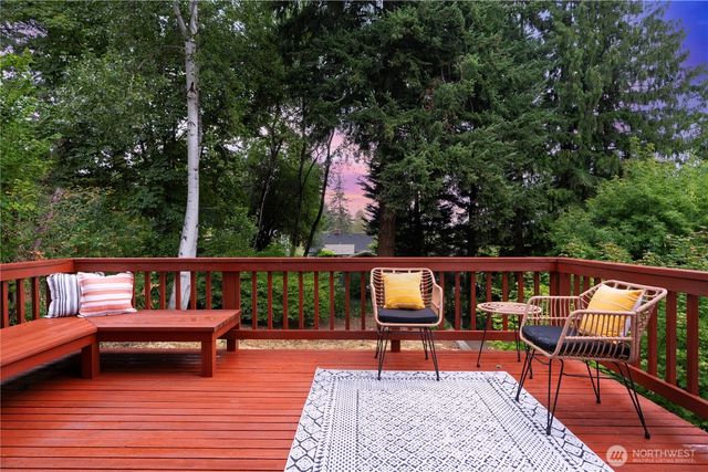 1528 NE 97th St, Seattle, WA 98115