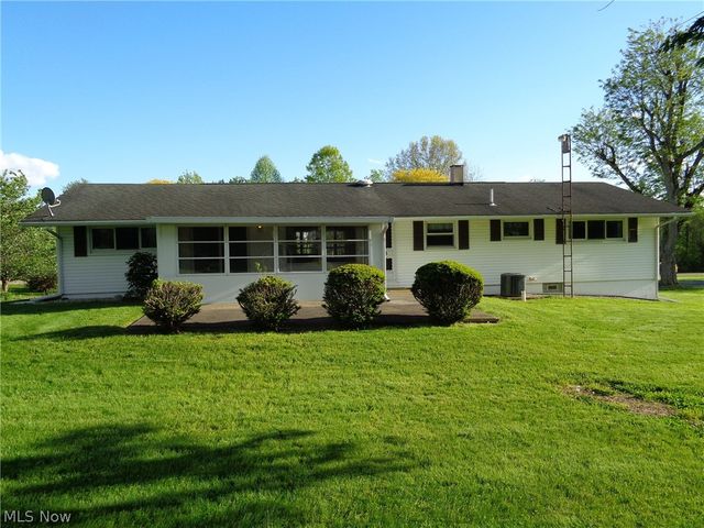 6105 Parknoll Street SW, Massillon, OH 44646