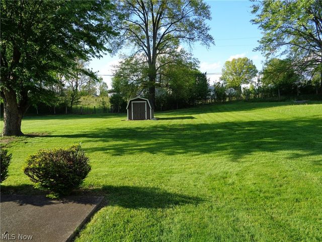 6105 Parknoll Street SW, Massillon, OH 44646