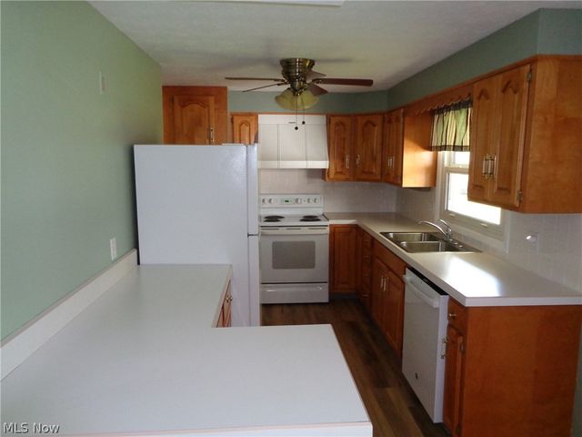 6105 Parknoll Street SW, Massillon, OH 44646