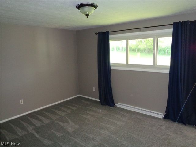 6105 Parknoll Street SW, Massillon, OH 44646