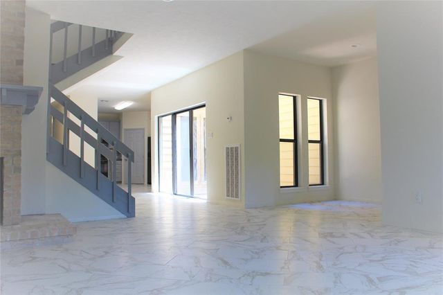 12625 Memorial Drive 127, Houston, TX 77024