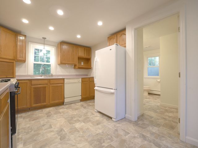 14 Packard St, Plymouth, MA 02360