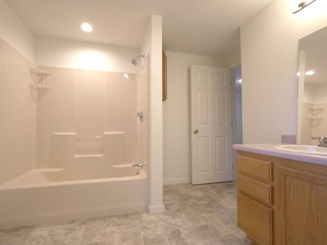 14 Packard St, Plymouth, MA 02360