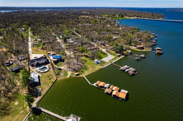 132 Mamie Drive, Malakoff, TX 75148