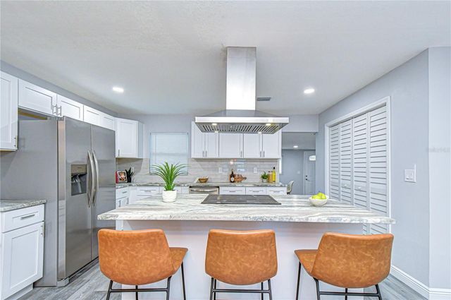7235 15TH STREET N, St Petersburg, FL 33702