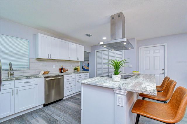 7235 15TH STREET N, St Petersburg, FL 33702