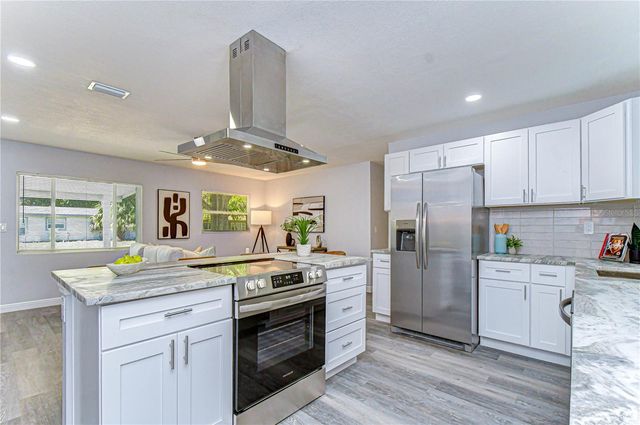 7235 15TH STREET N, St Petersburg, FL 33702