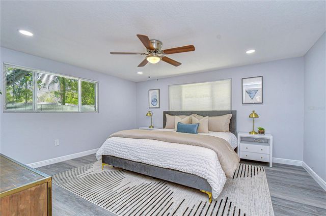 7235 15TH STREET N, St Petersburg, FL 33702