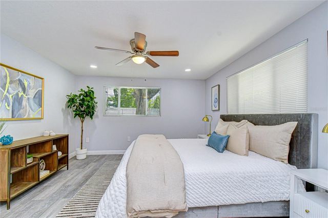 7235 15TH STREET N, St Petersburg, FL 33702