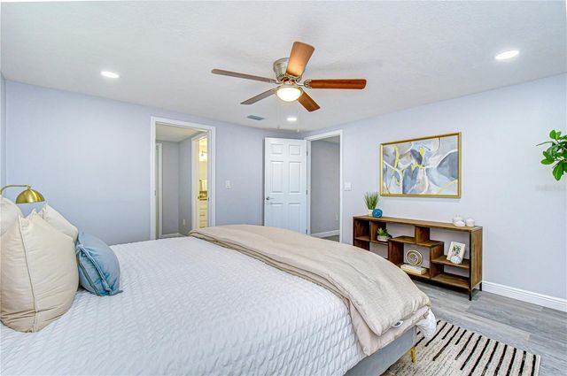 7235 15TH STREET N, St Petersburg, FL 33702