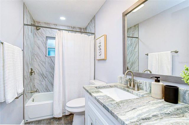 7235 15TH STREET N, St Petersburg, FL 33702
